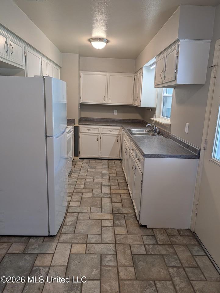 303 Teringo Cir - Photo 6 of 12