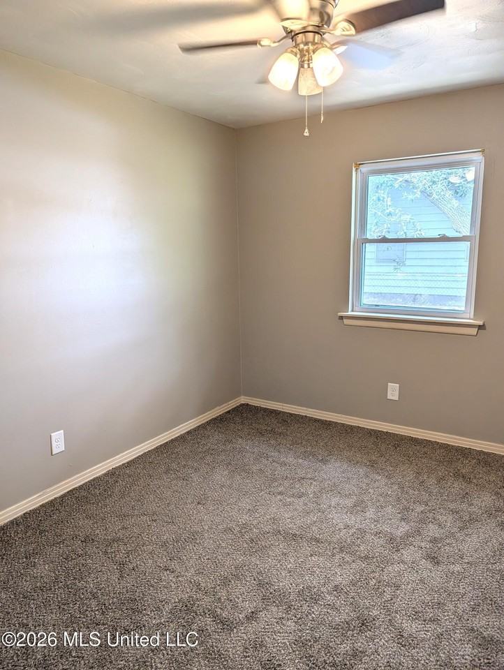 303 Teringo Cir - Photo 7 of 12