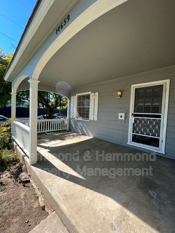14659 Killion St - Photo 2 of 21