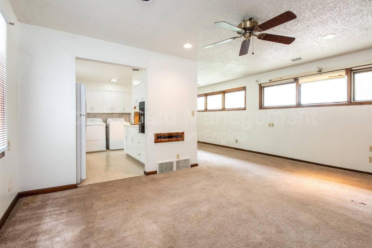 1716 N Harvard Ave - Photo 3 of 10