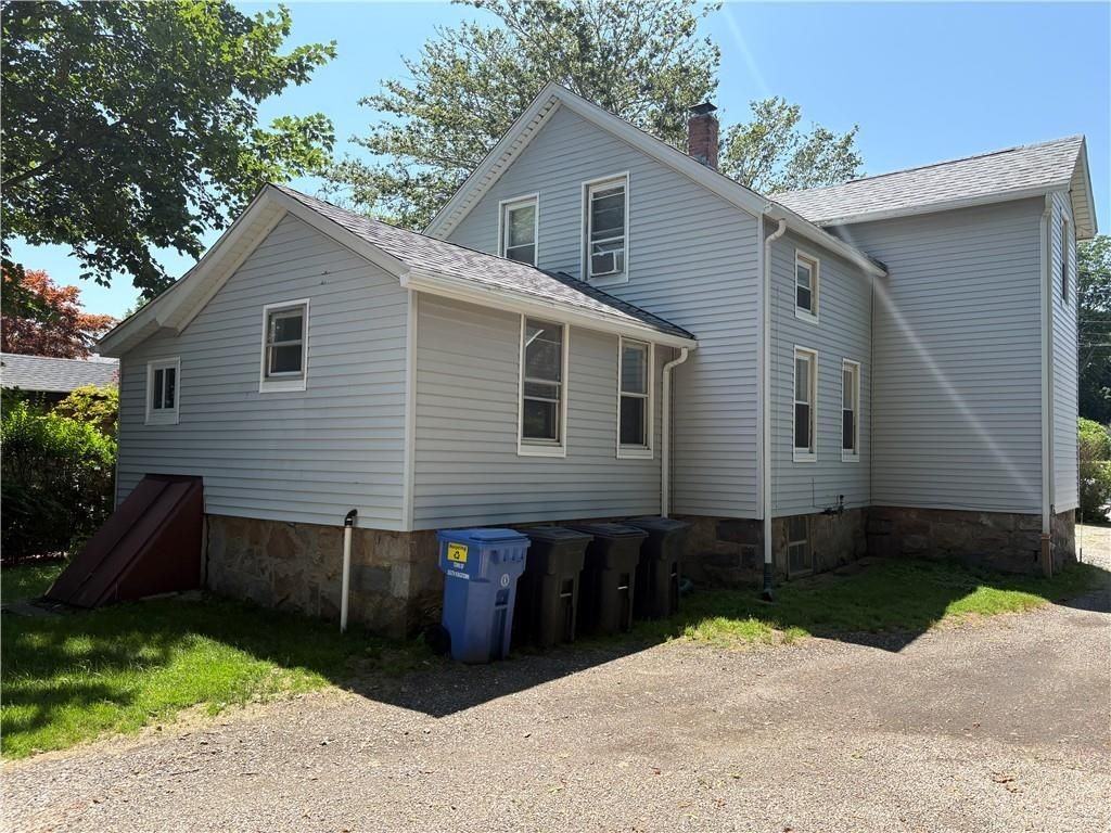 10 Robinson St ##A - Photo 3 of 12