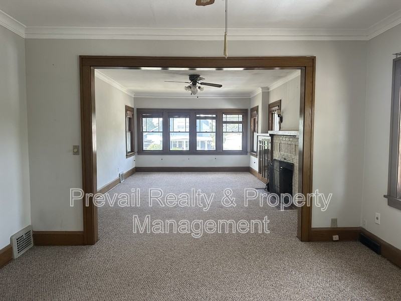 127 Regan St - Photo 6 of 17