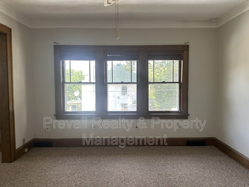 127 Regan St - Photo 7 of 17
