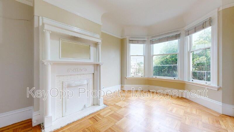 1112 Lake St - Photo 2 of 14