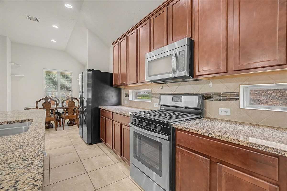 3834 Raintree Village Dr - Photo 3 of 4