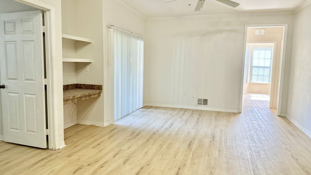 9918 Courtney Palms Blvd - Photo 7 of 18