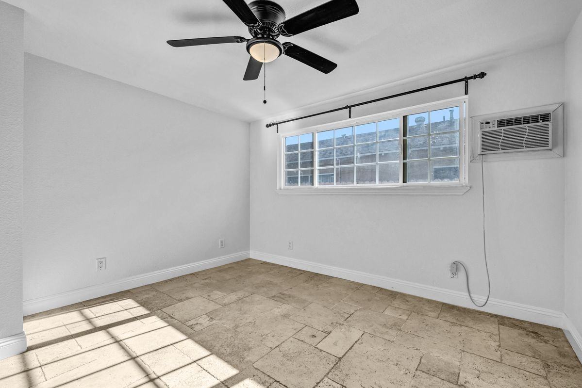 13933 Saranac Dr - Photo 5 of 11