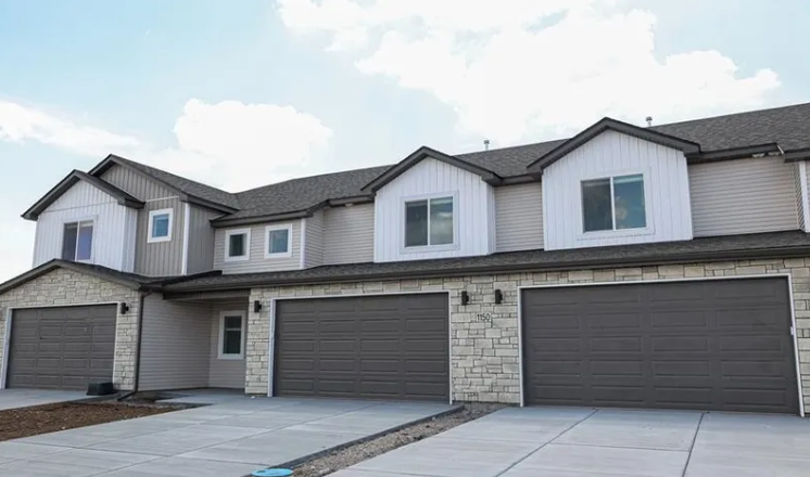 1136 Ashlyn Way #4