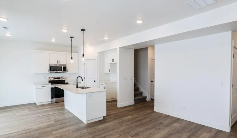 1136 Ashlyn Way #4 - Photo 4 of 24