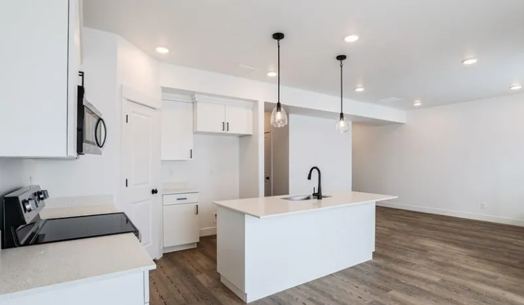 1136 Ashlyn Way #4 - Photo 6 of 24