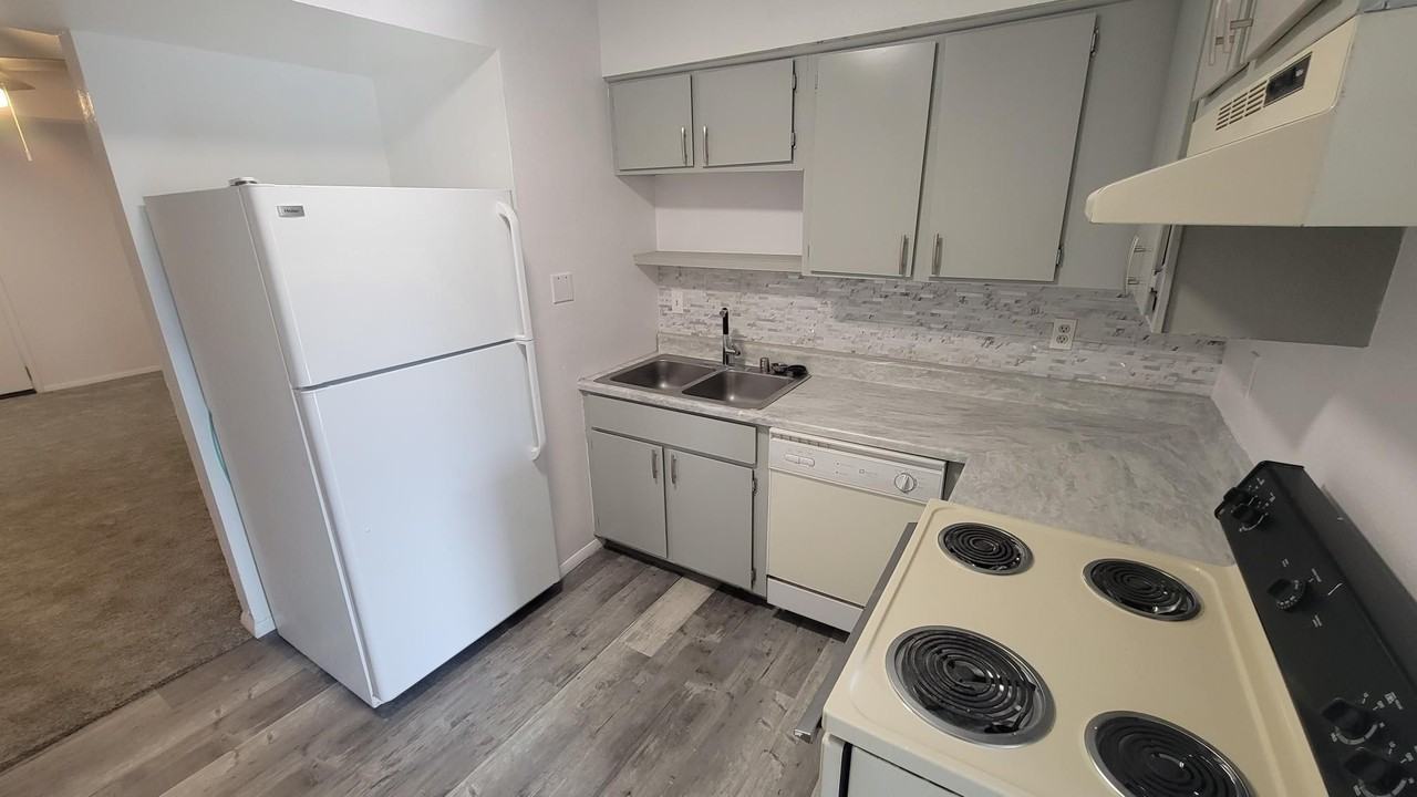 612 Morris St Ne - Photo 2 of 50
