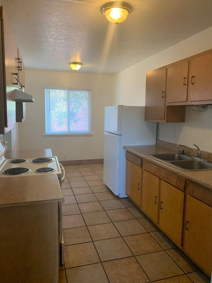 419 Monroe St Ne - Photo 5 of 25
