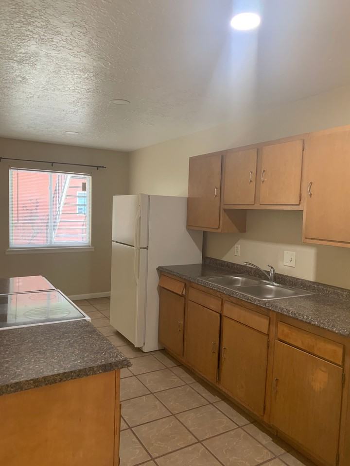 419 Monroe St Ne - Photo 6 of 25