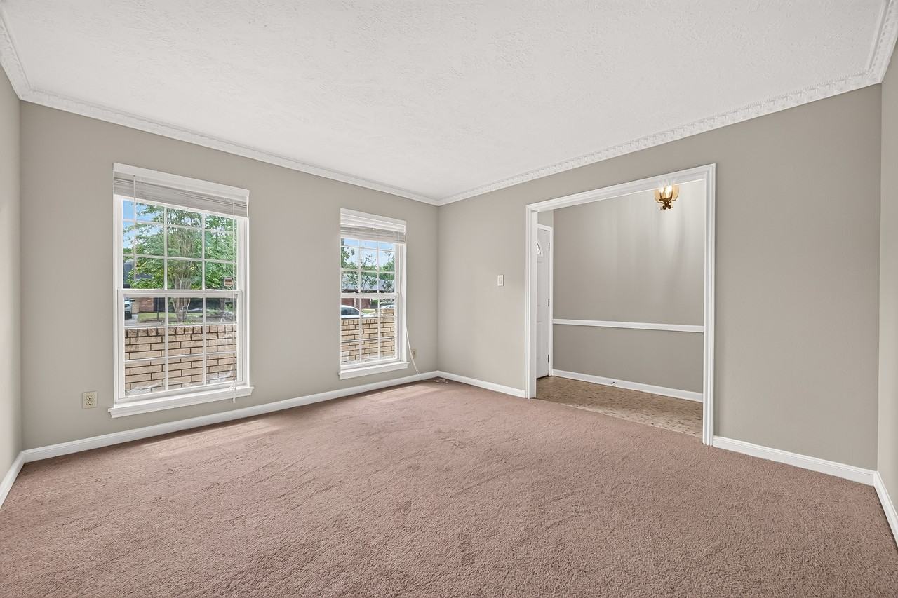 11710 N Petersham Dr - Photo 5 of 50