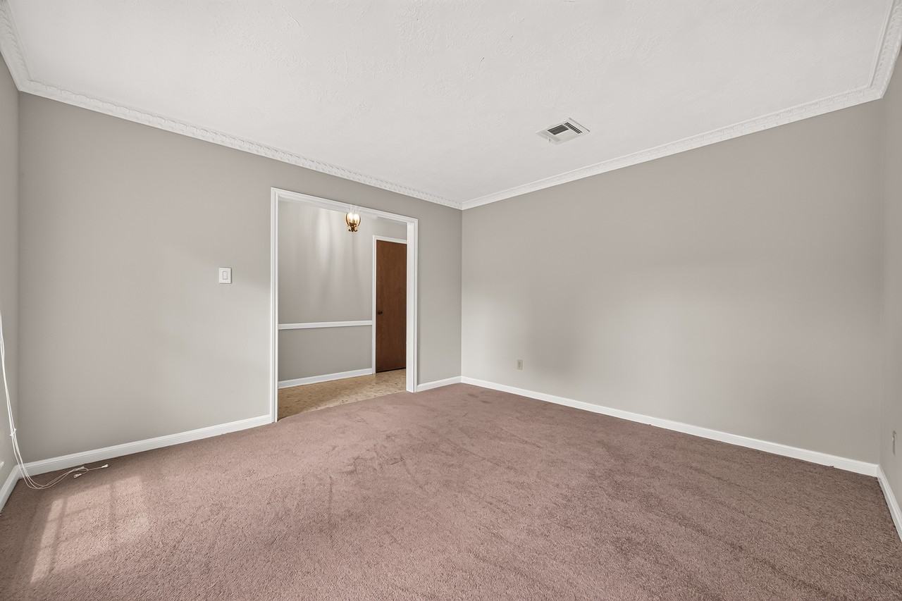 11710 N Petersham Dr - Photo 6 of 50