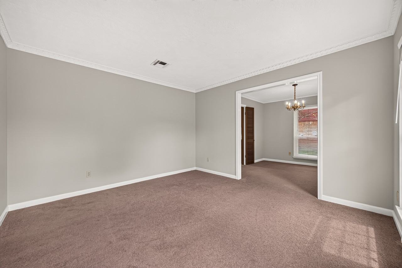 11710 N Petersham Dr - Photo 7 of 50