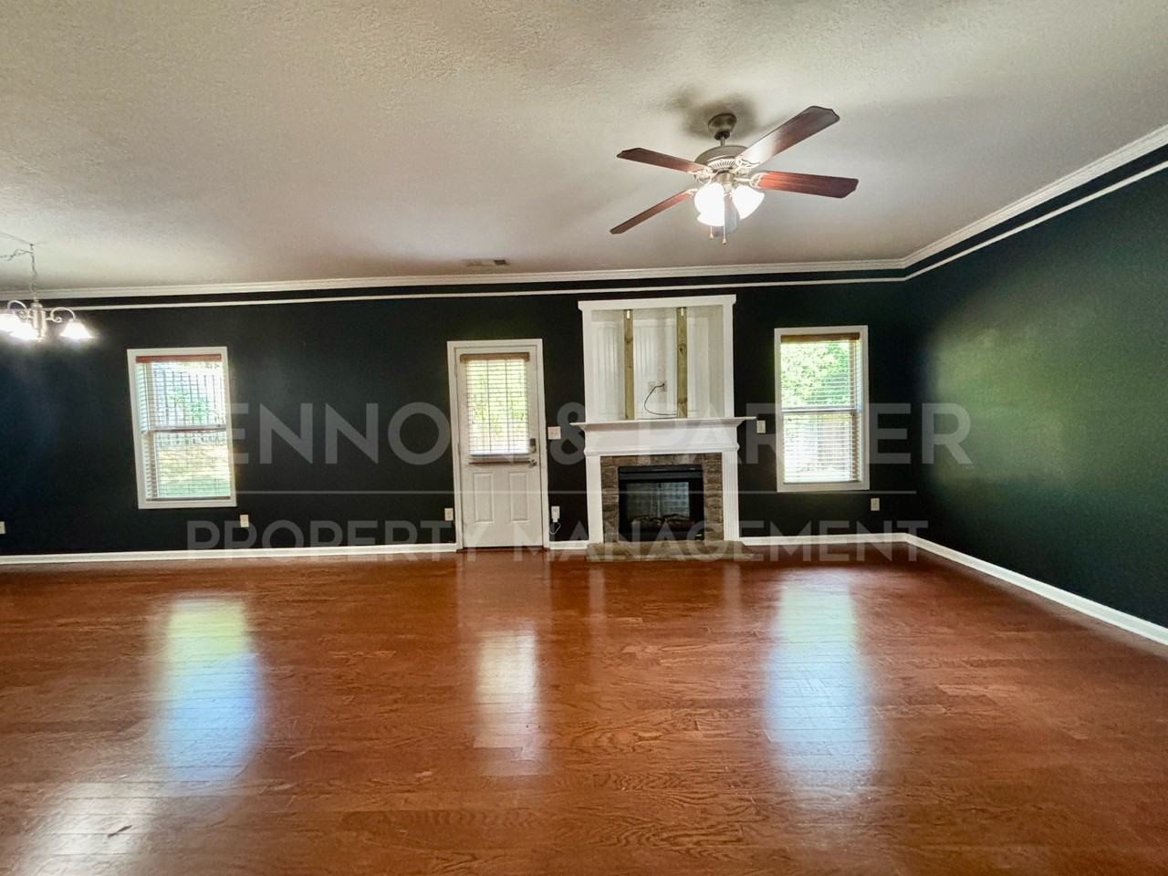1910 Westminster Dr - Photo 3 of 17