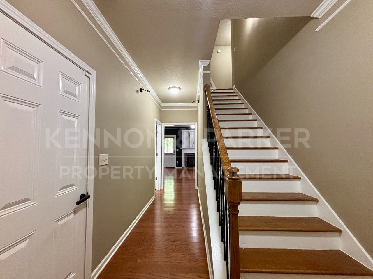 1910 Westminster Dr - Photo 6 of 17