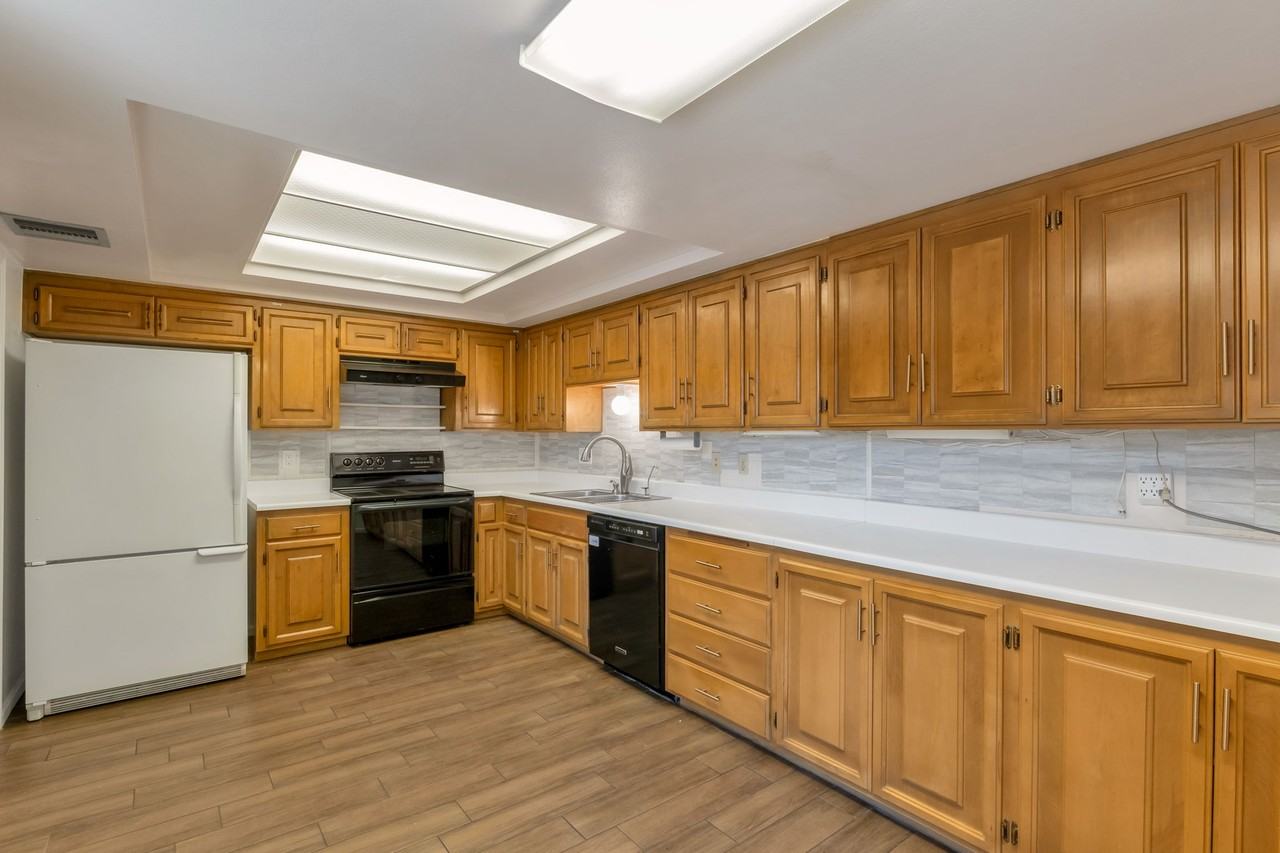 4251 N Limberlost Pl - Photo 4 of 15