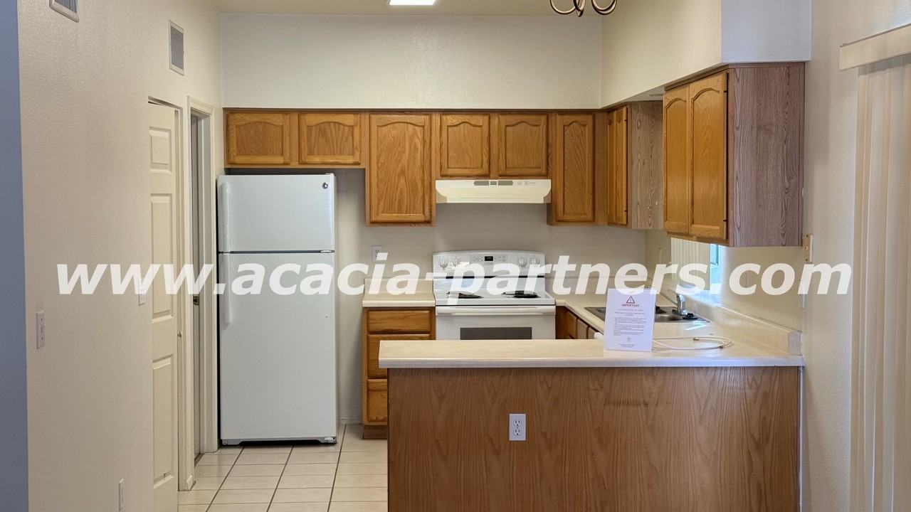 4242 E Monte Vista Dr #4 - Photo 5 of 18