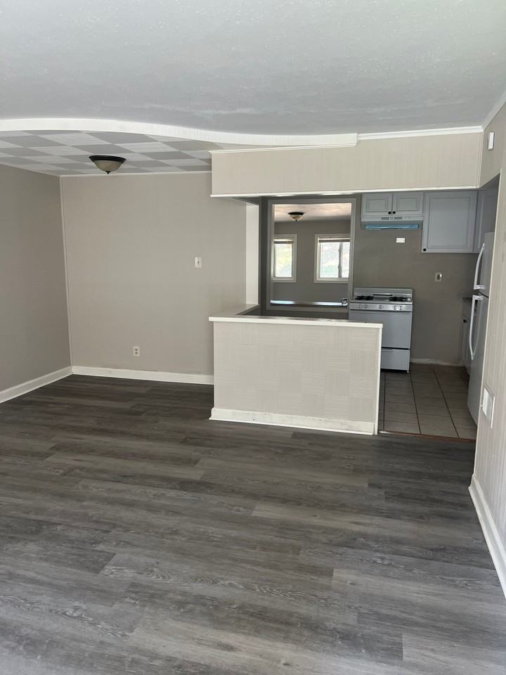 9737 Wendell Dr - Photo 2 of 13