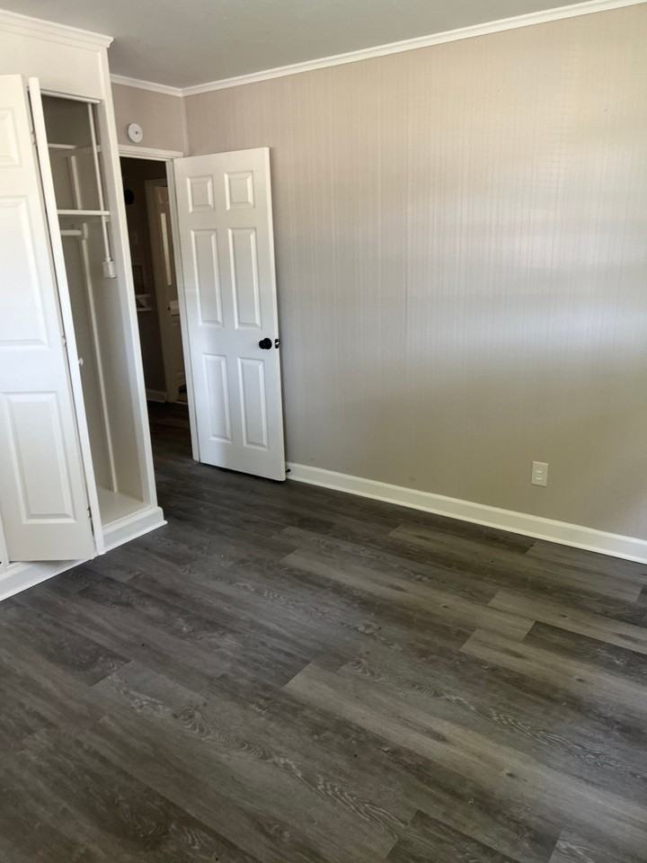 9737 Wendell Dr - Photo 4 of 13