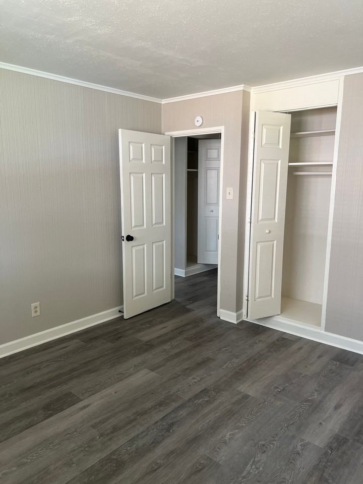9737 Wendell Dr - Photo 5 of 13