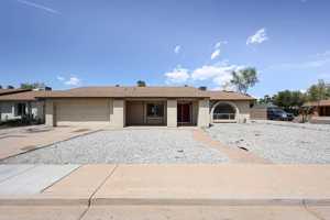 featured image of 552 W Kilarea Ave