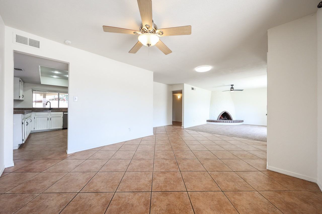 552 W Kilarea Ave - Photo 5 of 47