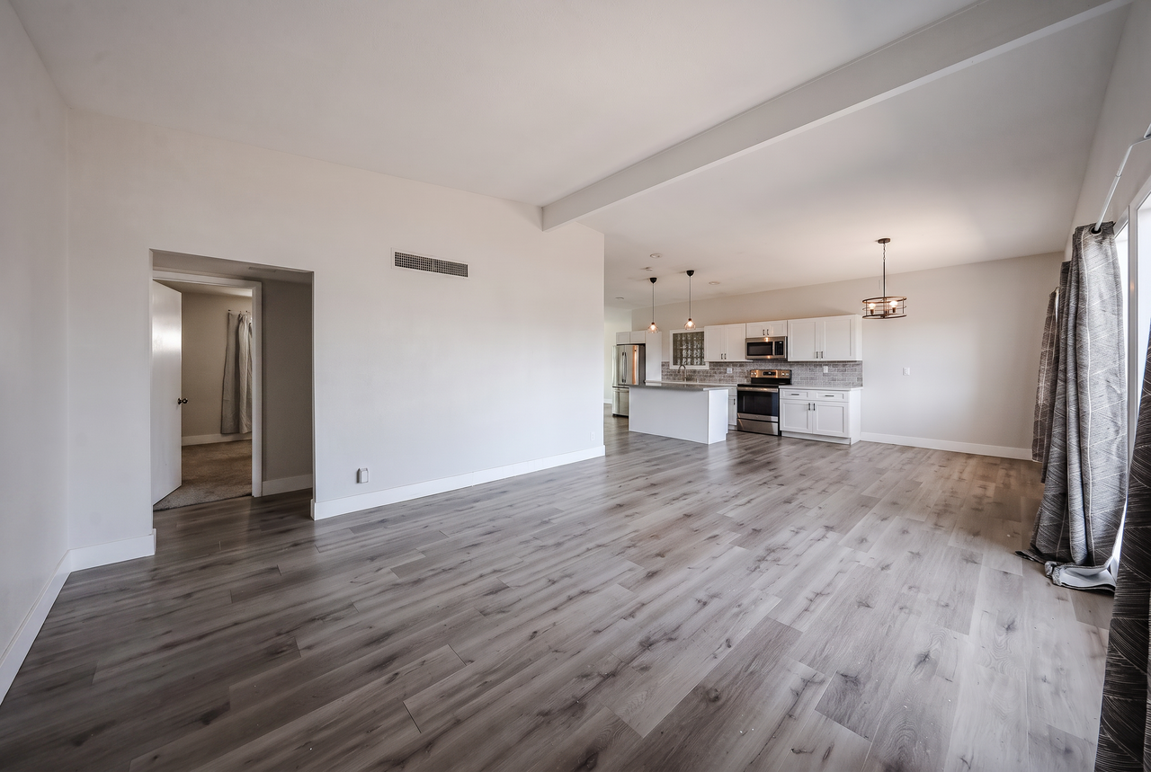 2110 W Greenbriar Dr - Photo 3 of 50
