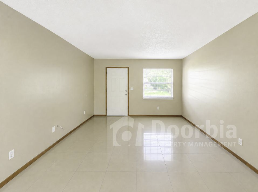 7496 Necia Dr S - Photo 3 of 17
