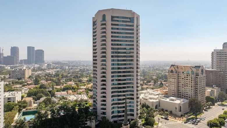 10490 Wilshire Blvd #1402 - Photo 3 of 43