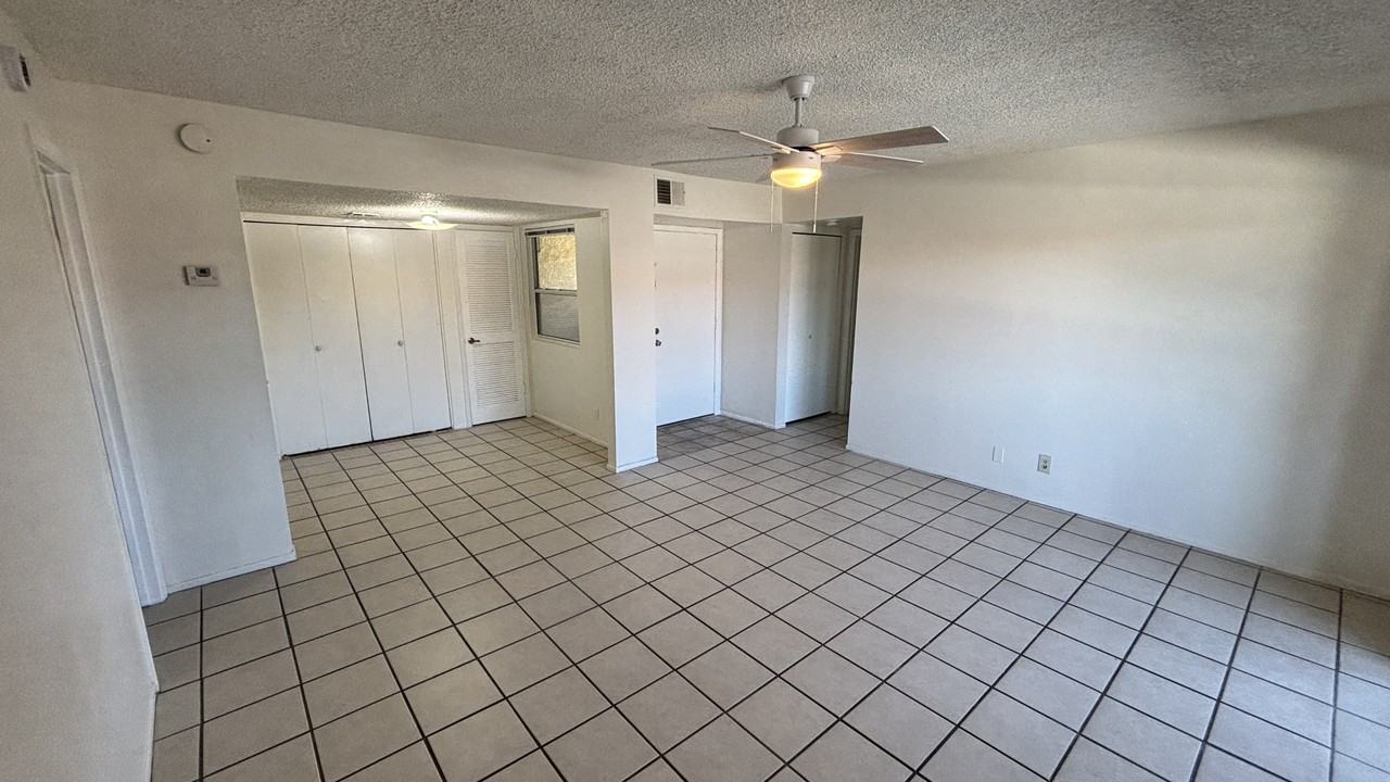 1730 W Emelita Ave - Photo 3 of 22