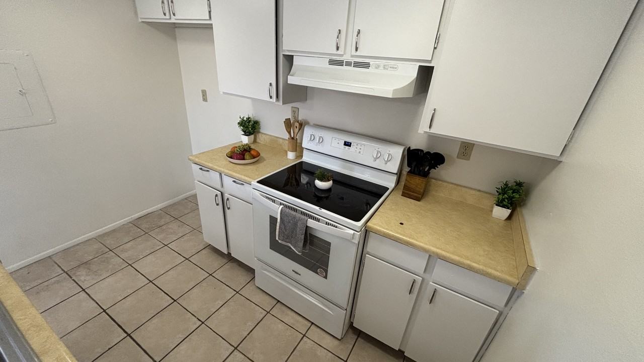 1730 W Emelita Ave - Photo 6 of 22