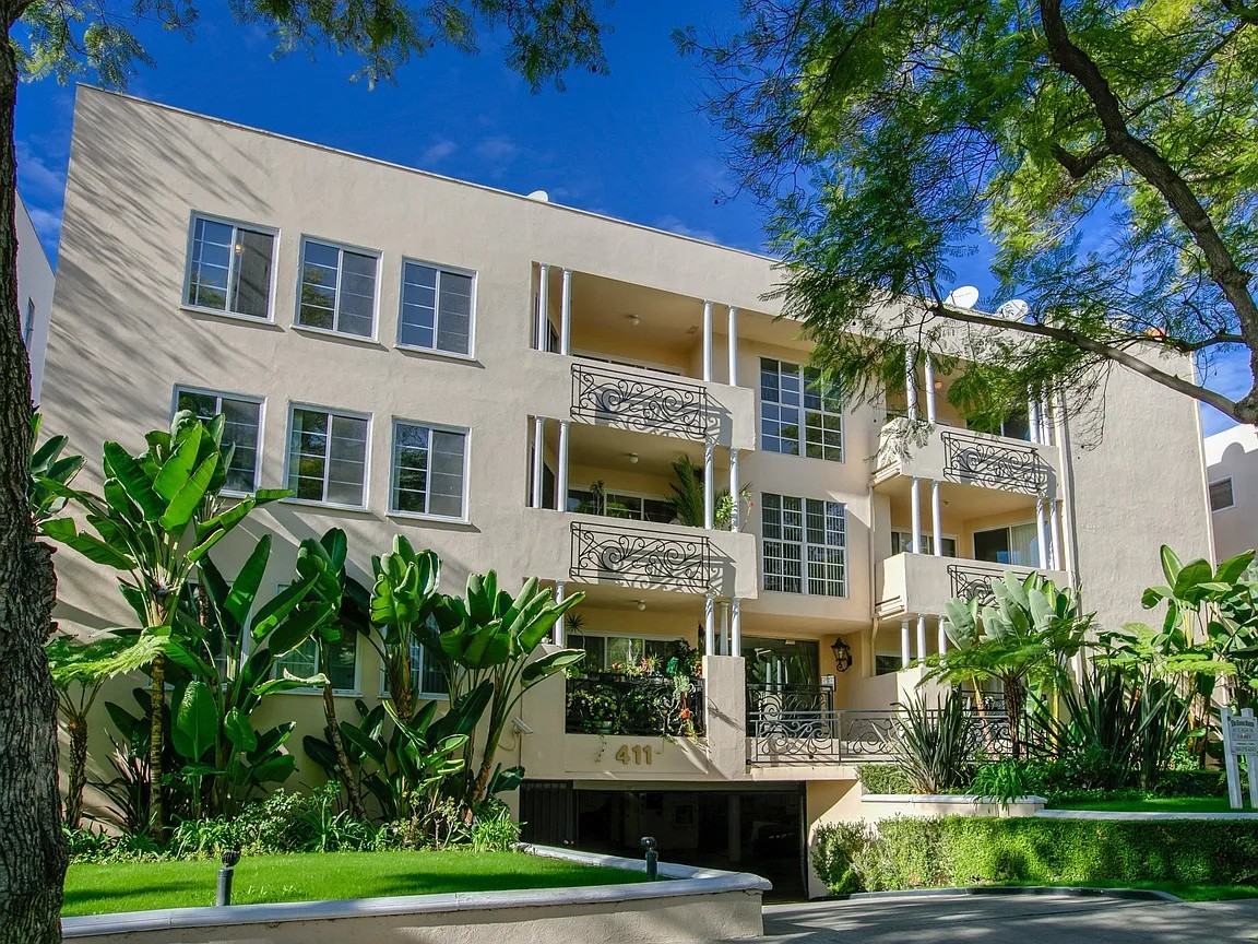 411 N Palm Dr - Photo 4 of 16
