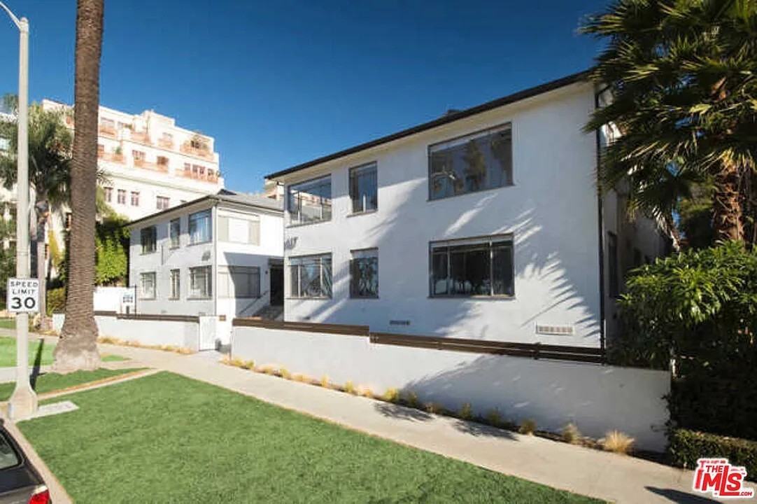 617 Ocean Ave #L - Photo 2 of 15