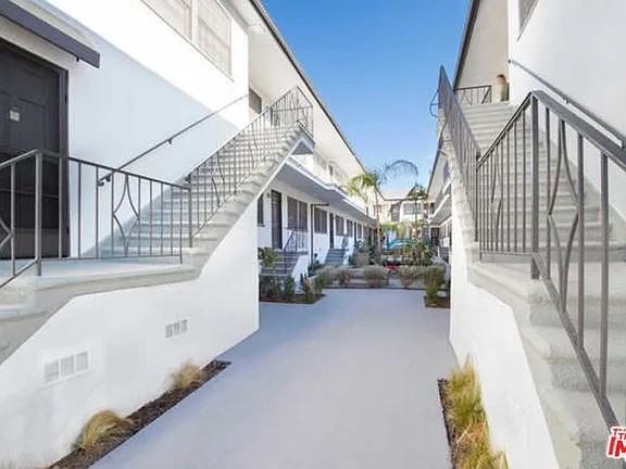 617 Ocean Ave #L - Photo 6 of 15