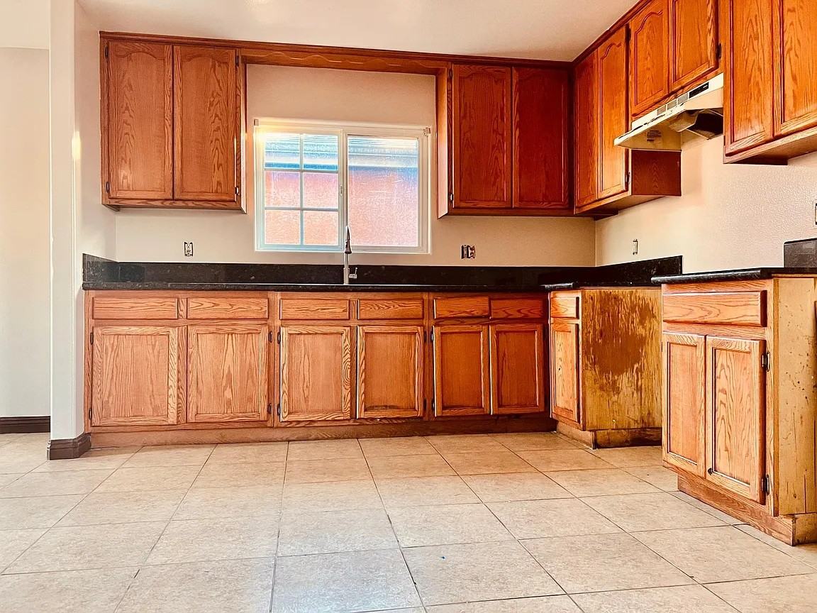 9219 Juniper St - Photo 6 of 10