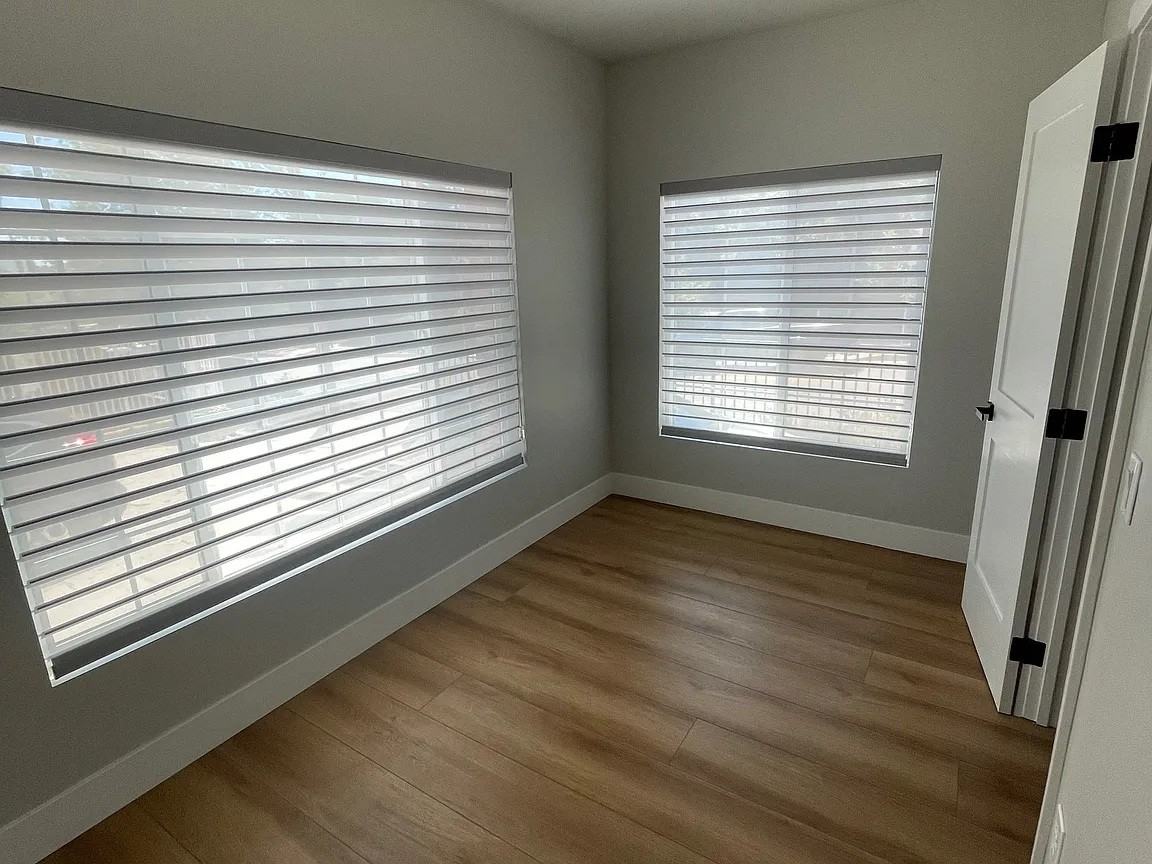 370 N Wilton Pl - Photo 4 of 10