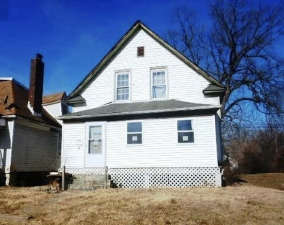 4943 Genevieve Ave - Photo 2 of 7