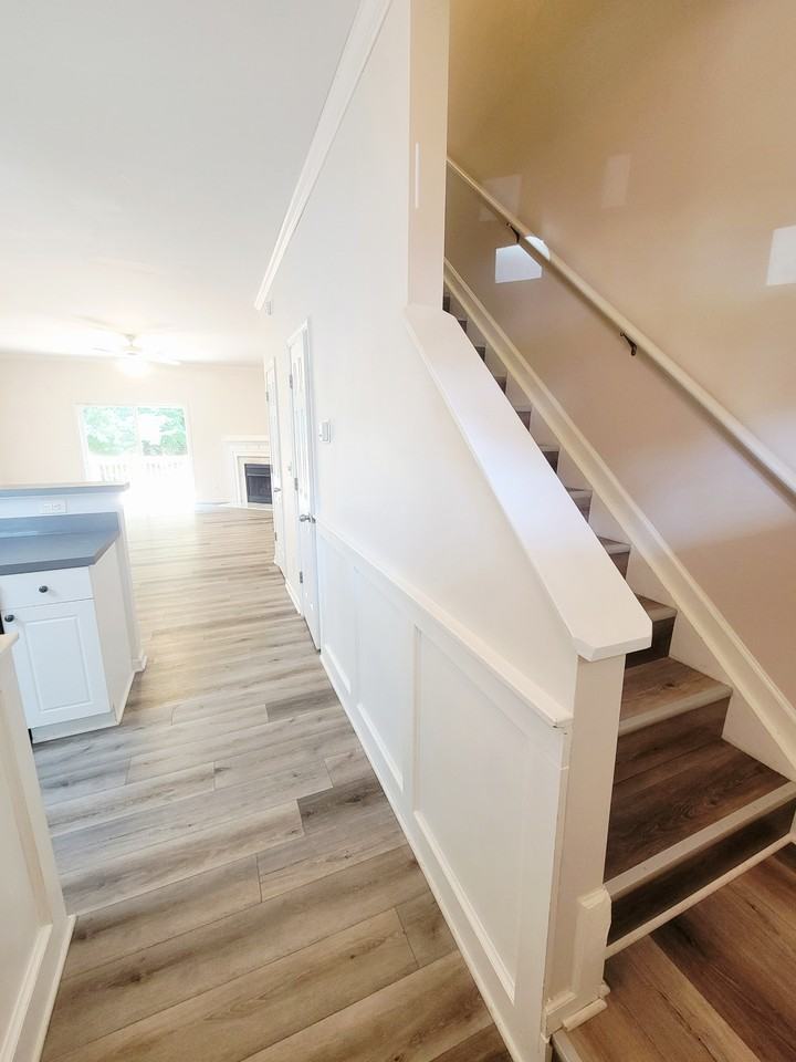 2405 Bay Harbor Dr - Photo 2 of 39