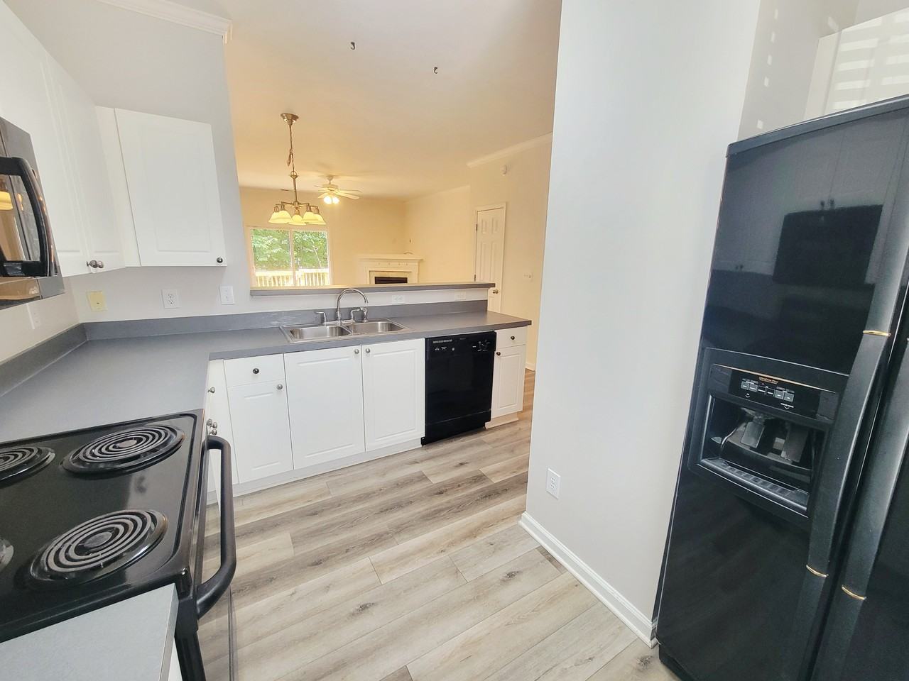 2405 Bay Harbor Dr - Photo 7 of 39