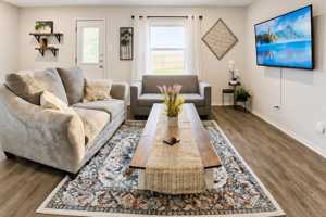 featured image of 1705 Clovis Dr #A