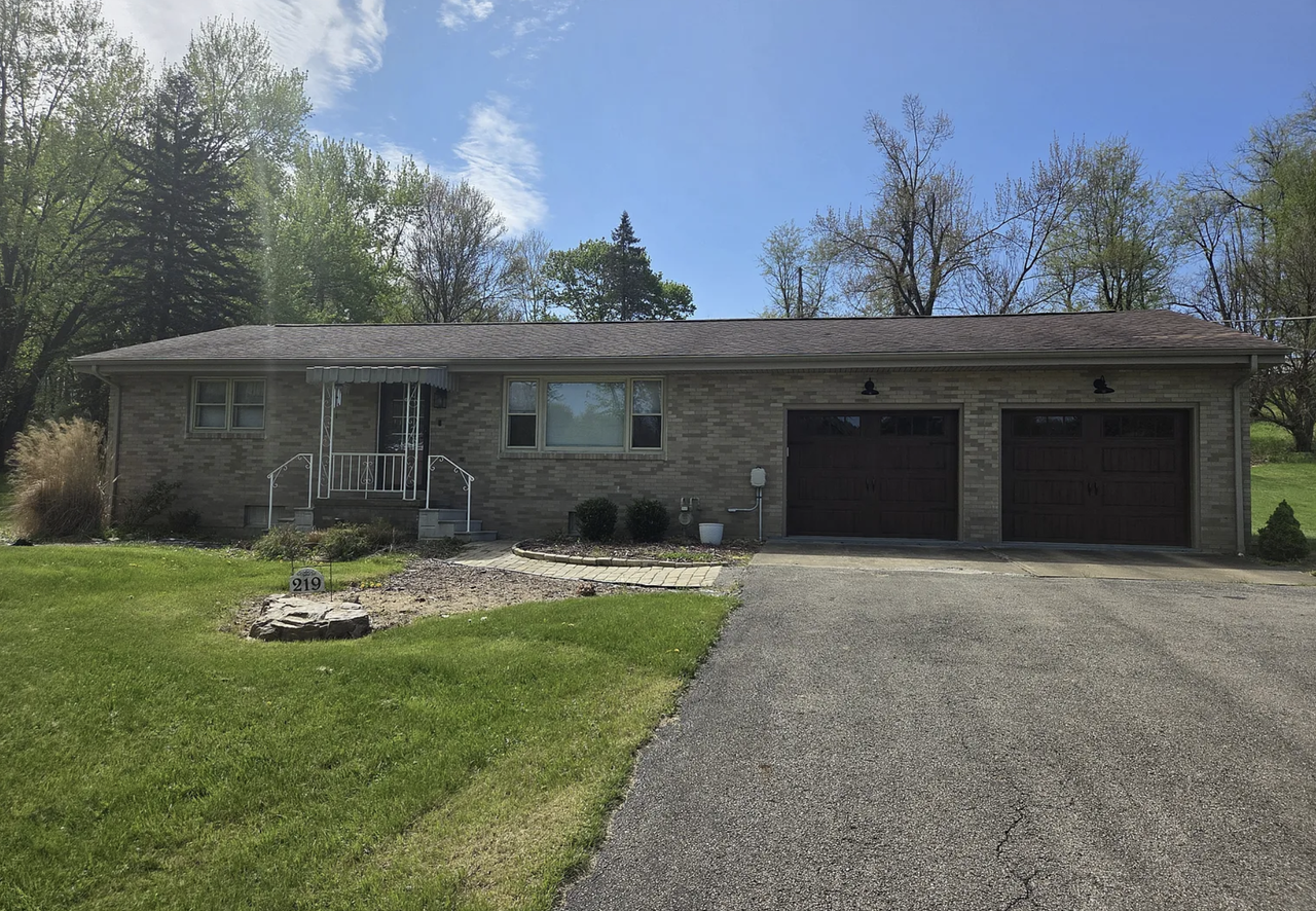 219 Sunset Dr #NA - Photo 2 of 4