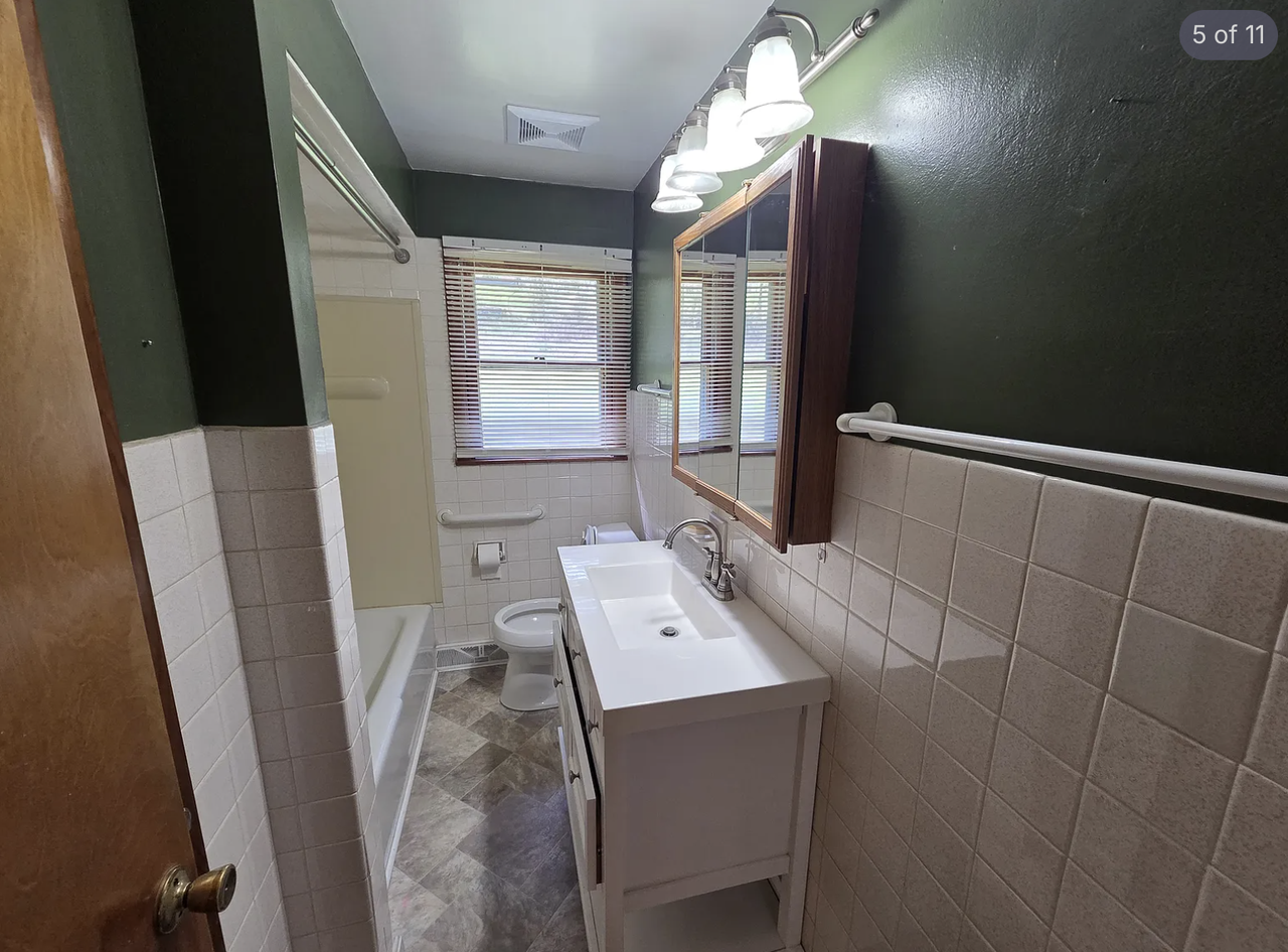 219 Sunset Dr #NA - Photo 3 of 4