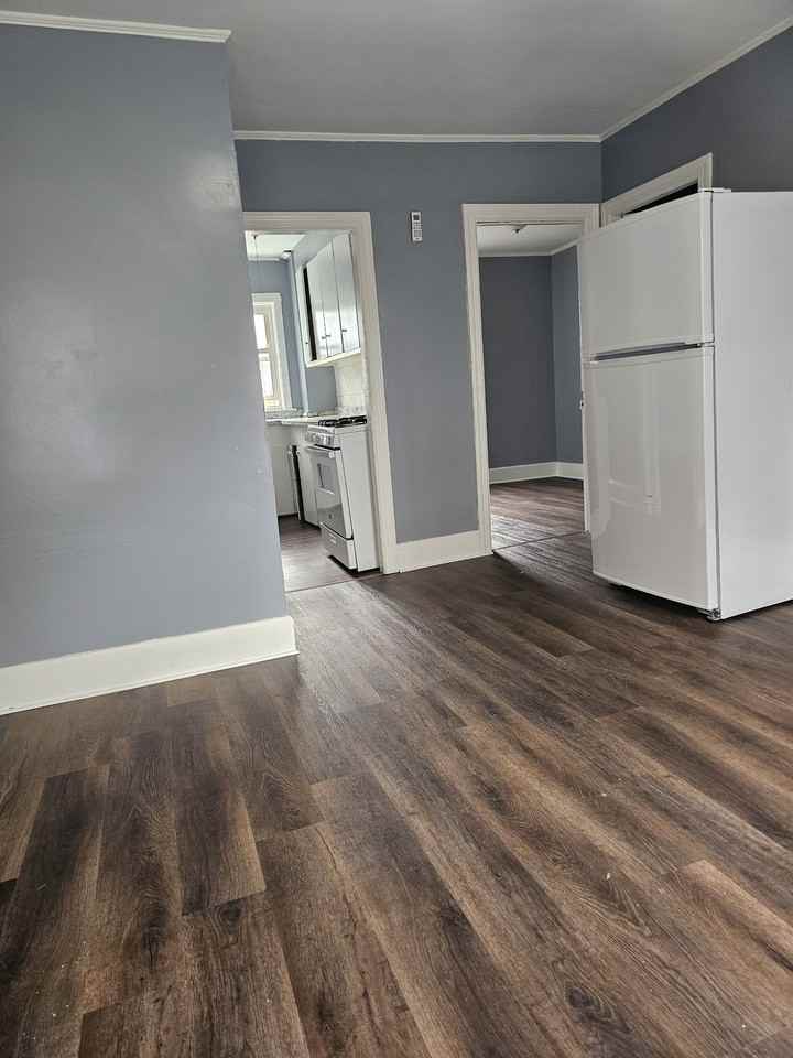 209 Brightman St #1E - Photo 4 of 27