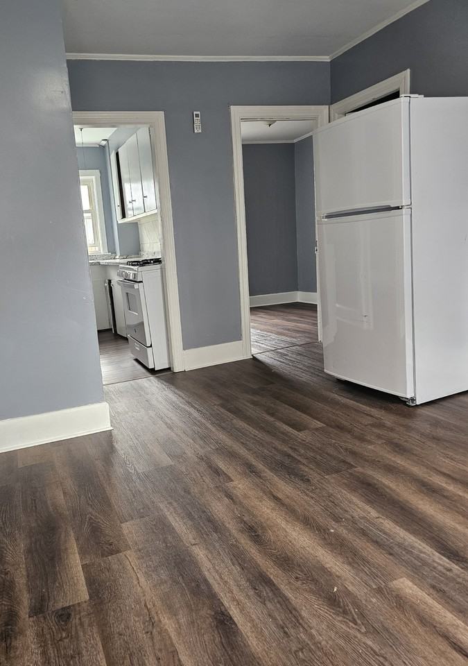 209 Brightman St #1E - Photo 7 of 27