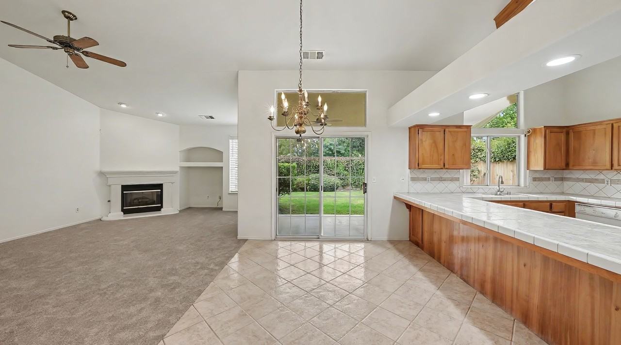 2738 W Ceres Ct - Photo 3 of 19