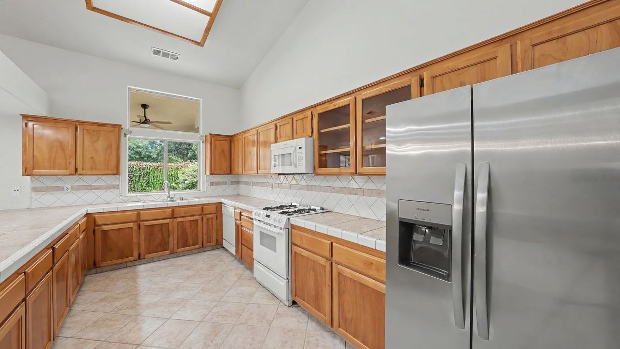 2738 W Ceres Ct - Photo 6 of 19