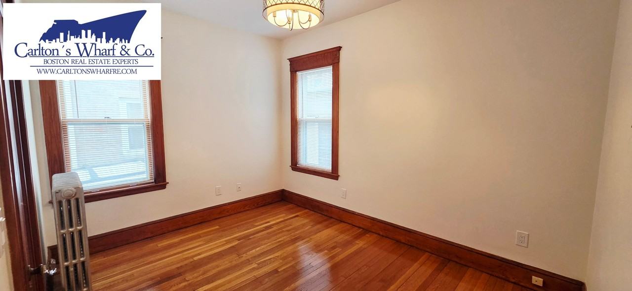 104 Bayswater St - Photo 2 of 24